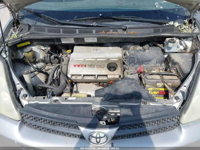 Toyota Sienna Le