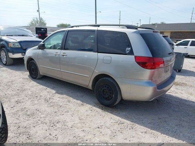 Toyota Sienna Le