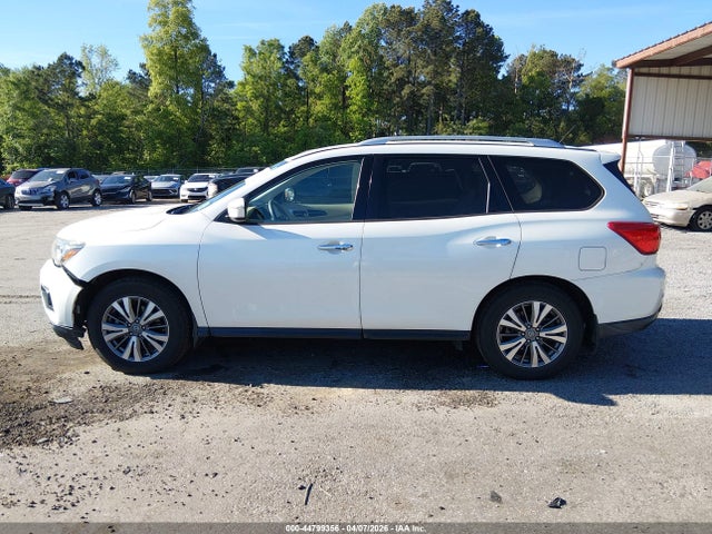 Nissan Pathfinder Sv