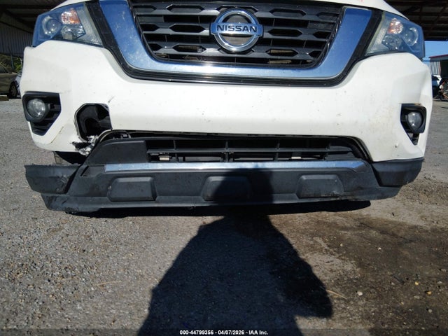 Nissan Pathfinder Sv