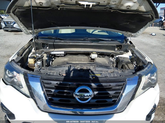 Nissan Pathfinder Sv