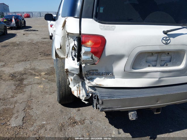 Toyota Sequoia Sr5 V8