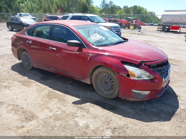 Salvage Nissan Altima Image