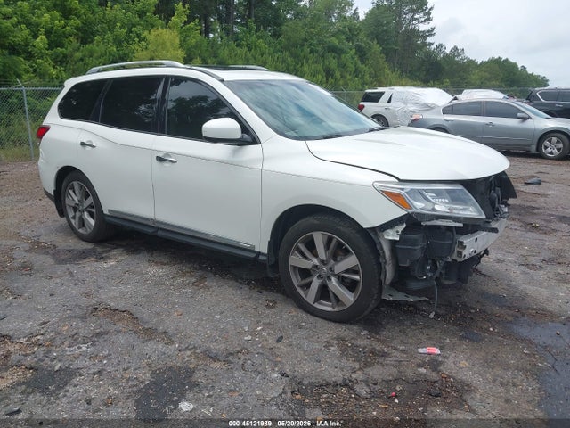 Salvage Nissan Pathfinder Image