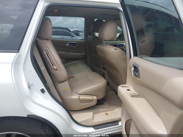 Nissan Pathfinder Platinum