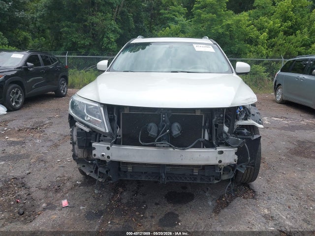 Nissan Pathfinder Platinum