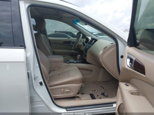 Nissan Pathfinder Platinum