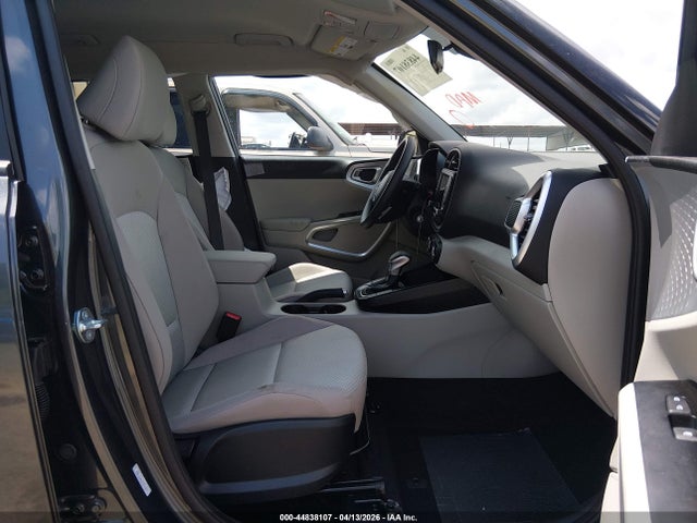 Kia Soul Lx