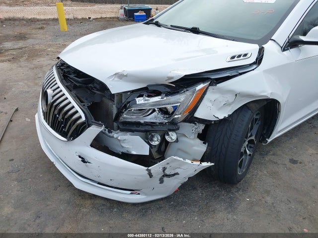 Buick LaCrosse Sport Touring