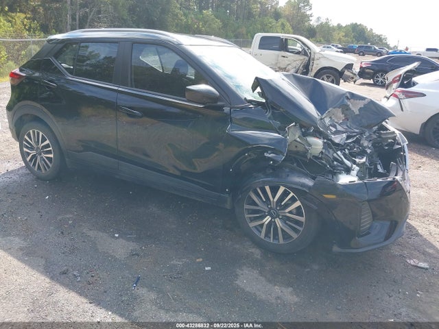 Salvage Nissan Kicks Image