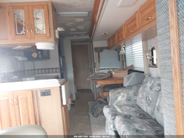 Ford F-550 Super Duty Stripped Chass