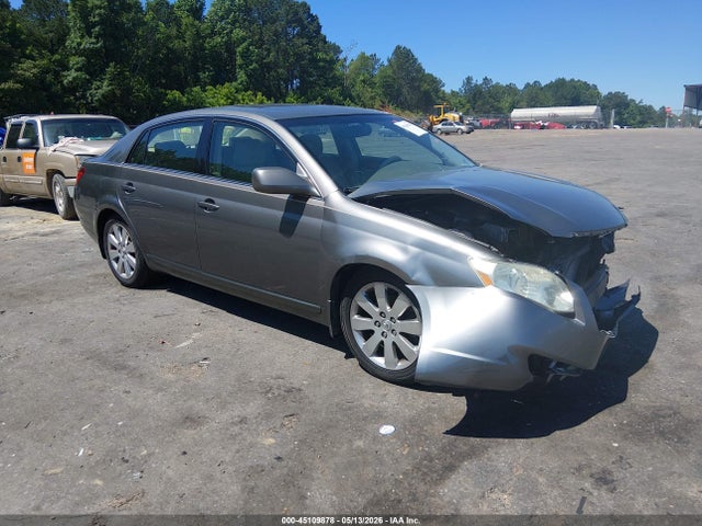 Salvage Toyota Avalon Image