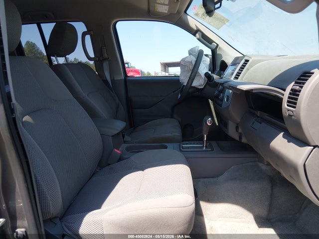 Nissan Frontier Sv