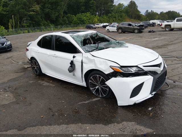 Salvage Toyota Camry Image
