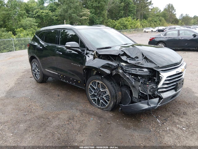 Salvage Chevrolet Blazer Image