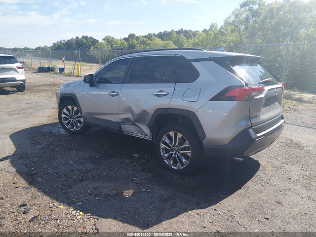Salvage Toyota RAV4 Image