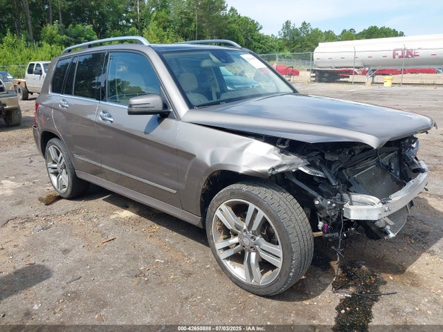 Salvage Mercedes-Benz GLK Image
