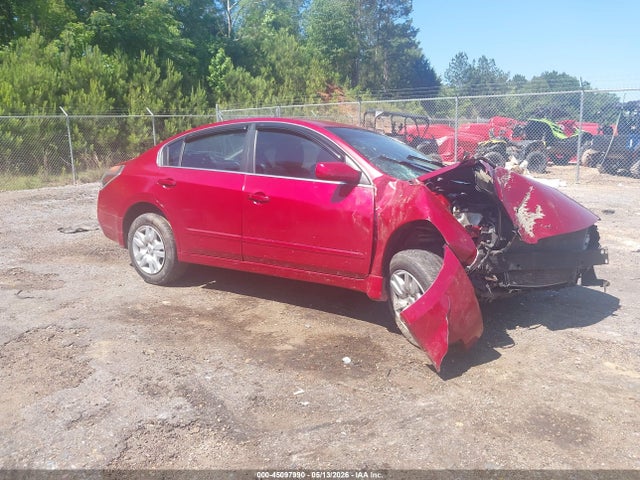 Salvage Nissan Altima Image