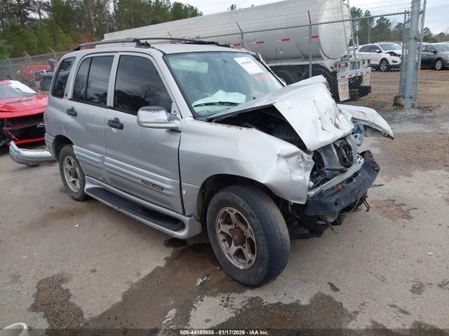 Salvage Chevrolet Tracker Image