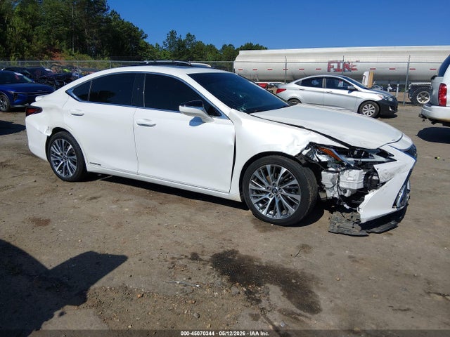Salvage Lexus Es Image