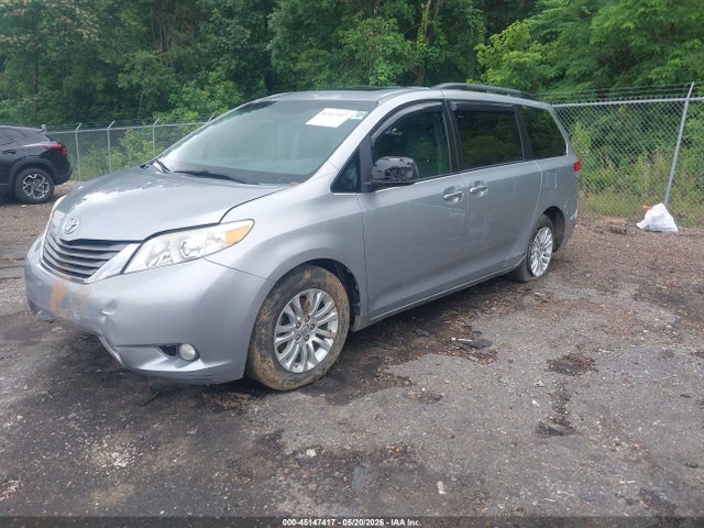 Toyota Sienna Xle V6 8 Passenger