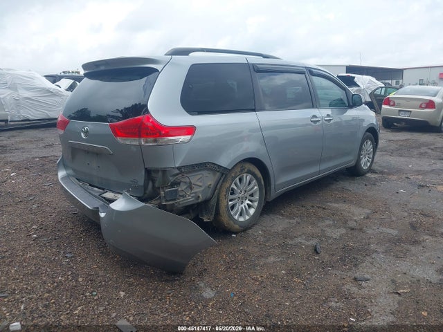 Toyota Sienna Xle V6 8 Passenger
