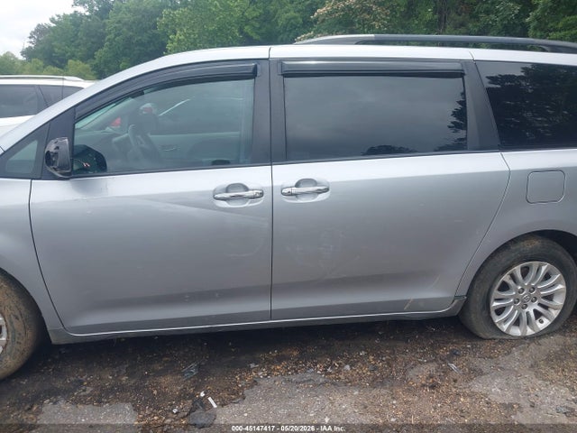 Toyota Sienna Xle V6 8 Passenger