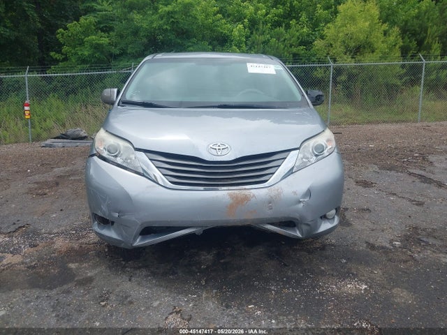 Toyota Sienna Xle V6 8 Passenger