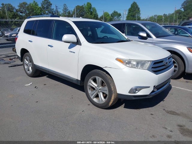 Salvage Toyota Highlander Image