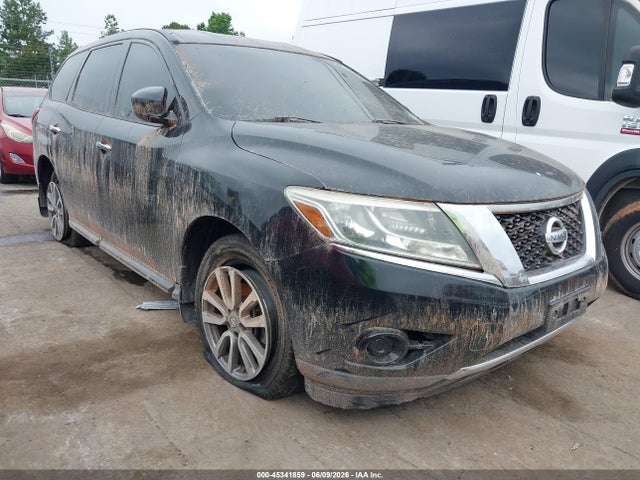 Salvage Nissan Pathfinder Image