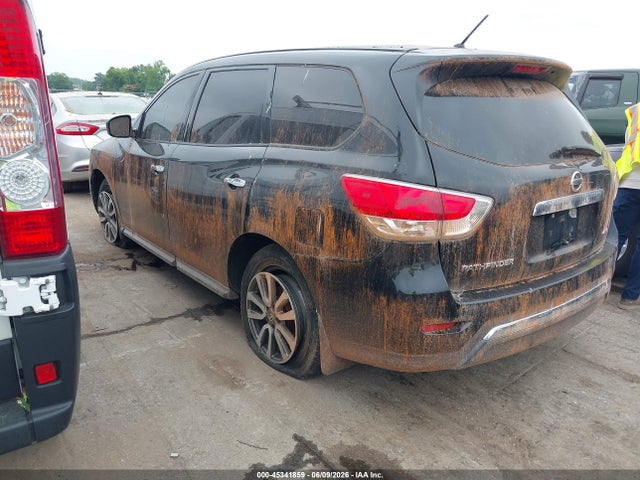 Nissan Pathfinder S