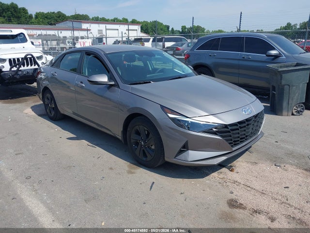 Salvage Hyundai ELANTRA Image