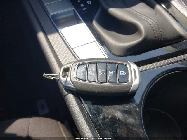 Hyundai ELANTRA Blue