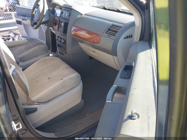 Chrysler Town & Country Lx