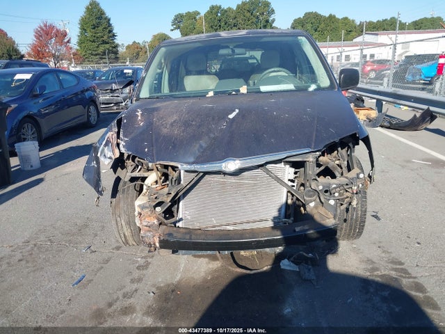 Chrysler Town & Country Lx