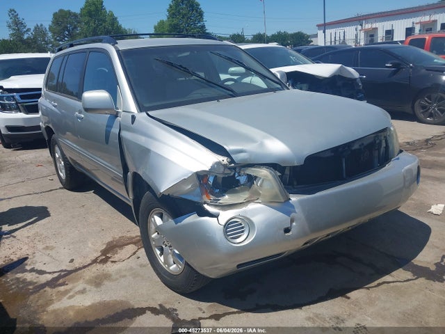 Salvage Toyota Highlander Image