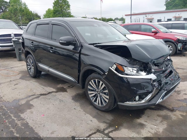 Salvage Mitsubishi Outlander Image