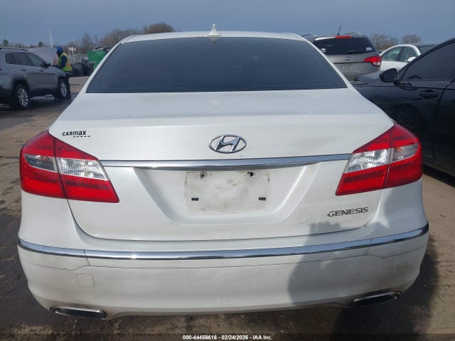 Hyundai Genesis 3.8
