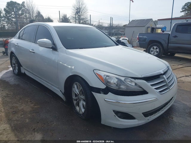 Salvage Hyundai Genesis Image