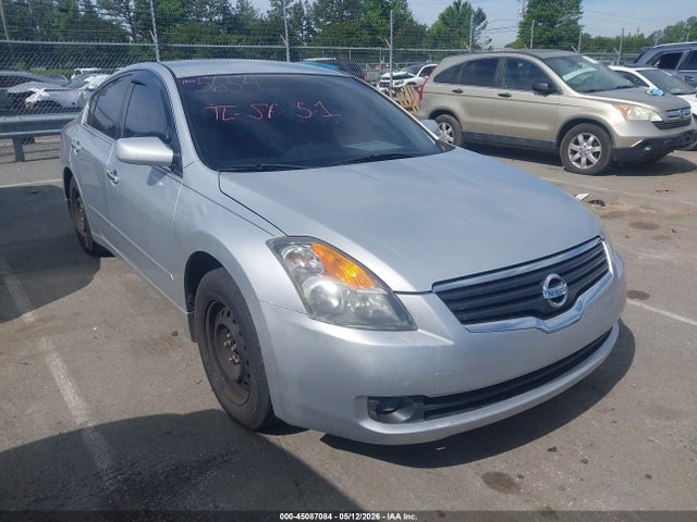 Salvage Nissan Altima Image