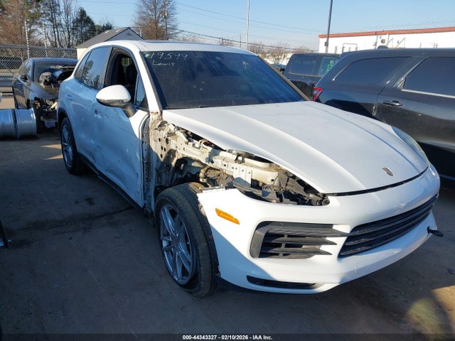 Salvage Porsche Cayenne Image