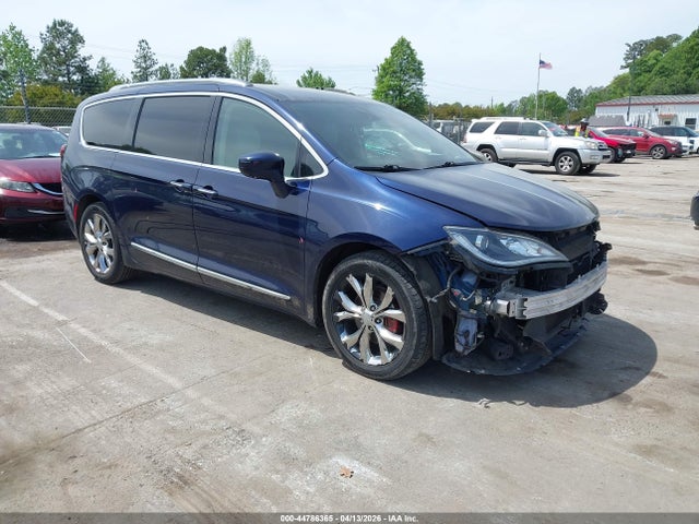 Salvage Chrysler Pacifica Image