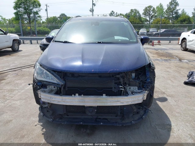 Chrysler Pacifica Touring L