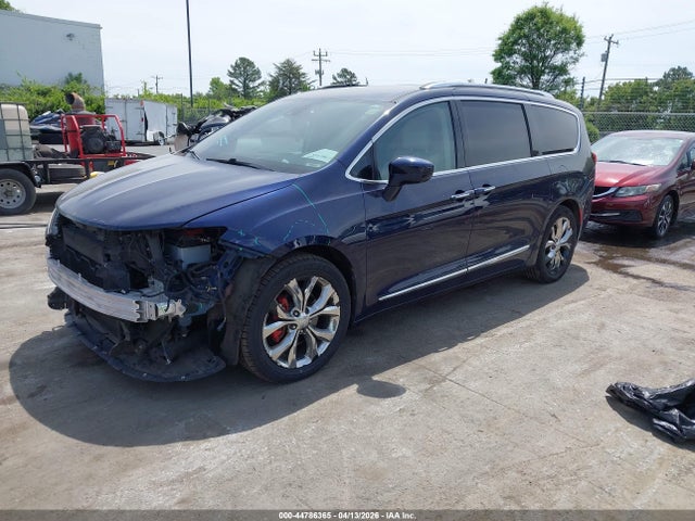 Chrysler Pacifica Touring L