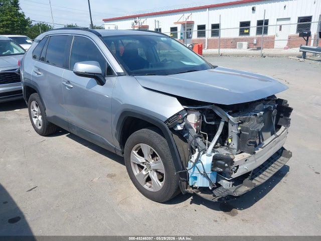 Salvage Toyota RAV4 Image