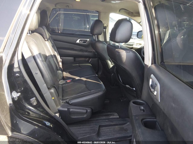 Nissan Pathfinder S