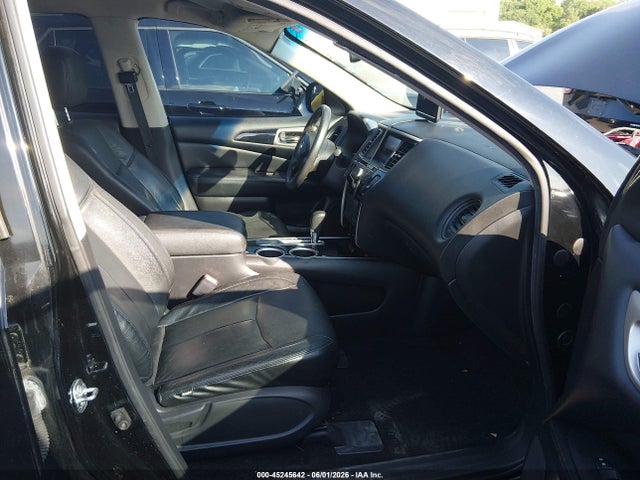 Nissan Pathfinder S