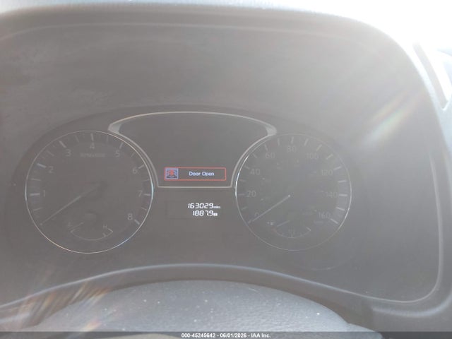 Nissan Pathfinder S