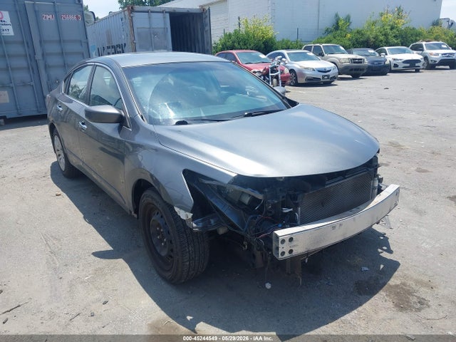 Salvage Nissan Altima Image