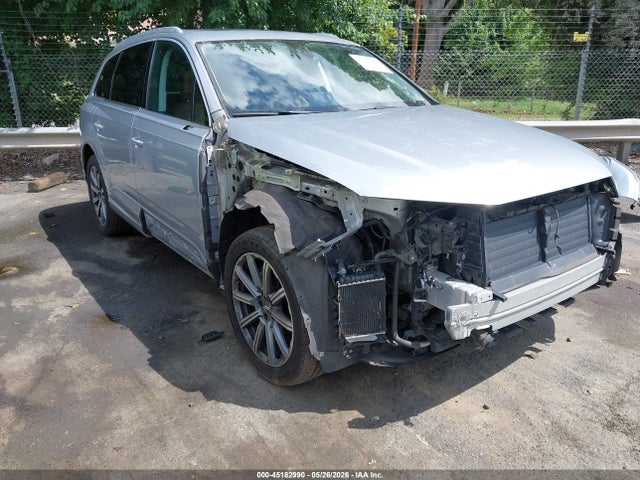 Salvage Audi Q7 Image